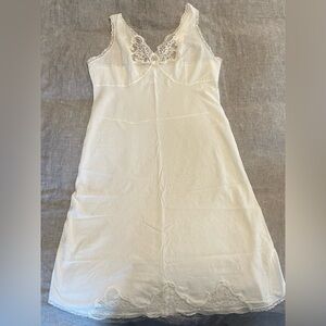 Vintage Classic Lace Trim White Cotton Full Slip size 36 pinup queen nightgown